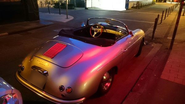 Oldtimer Porsche Cabrio vor dem Klüngelpütztheater